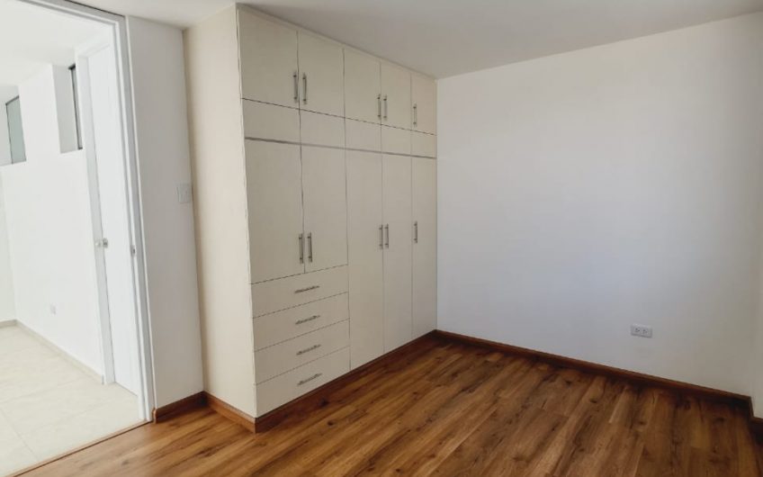 EN VENTA HERMOSA CASA DE ESTRENO EN CAMPO VERDE CERRO COLORADO
