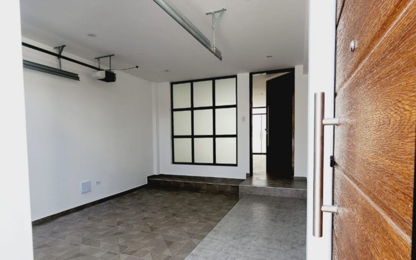 EN VENTA HERMOSA CASA DE ESTRENO EN CAMPO VERDE CERRO COLORADO