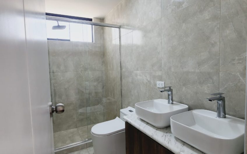 EN VENTA HERMOSA CASA DE ESTRENO EN CAMPO VERDE CERRO COLORADO