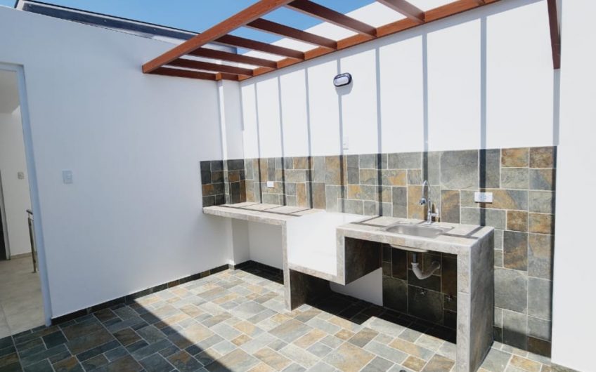 EN VENTA HERMOSA CASA DE ESTRENO EN CAMPO VERDE CERRO COLORADO