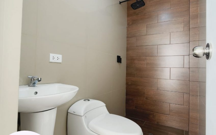 EN VENTA HERMOSA CASA DE ESTRENO EN CAMPO VERDE CERRO COLORADO