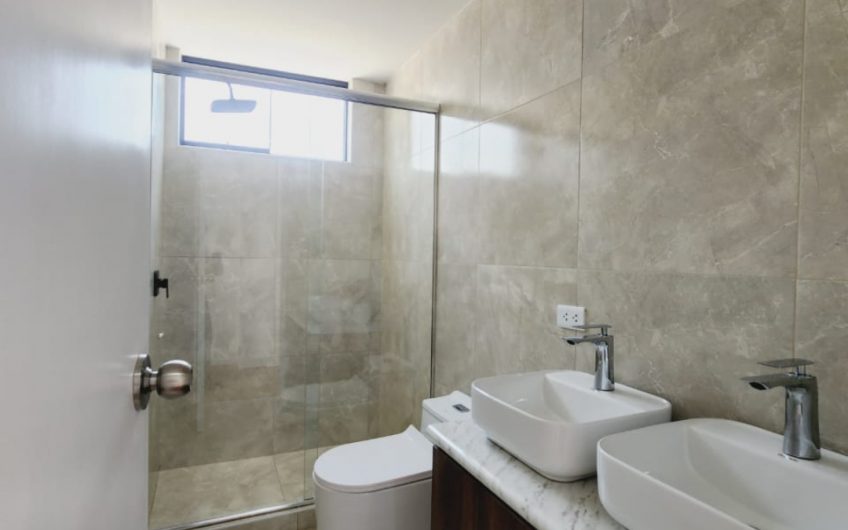 EN VENTA HERMOSA CASA DE ESTRENO EN CAMPO VERDE CERRO COLORADO