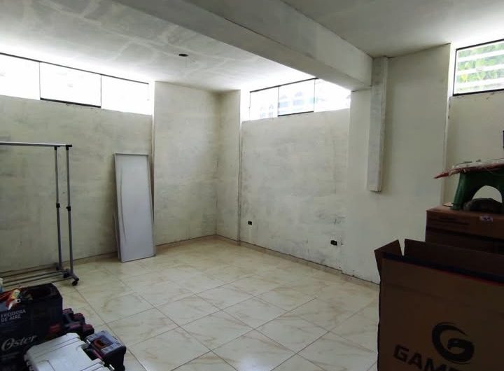 EN VENTA MODERNA CASA EN ESQUINA DE 4 NIVELES CON LINDOS ACABADOS EN JLBYR