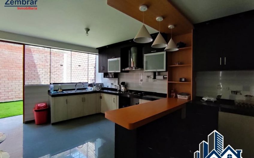 EN VENTA MODERNA CASA EN ESQUINA DE 4 NIVELES CON LINDOS ACABADOS EN JLBYR