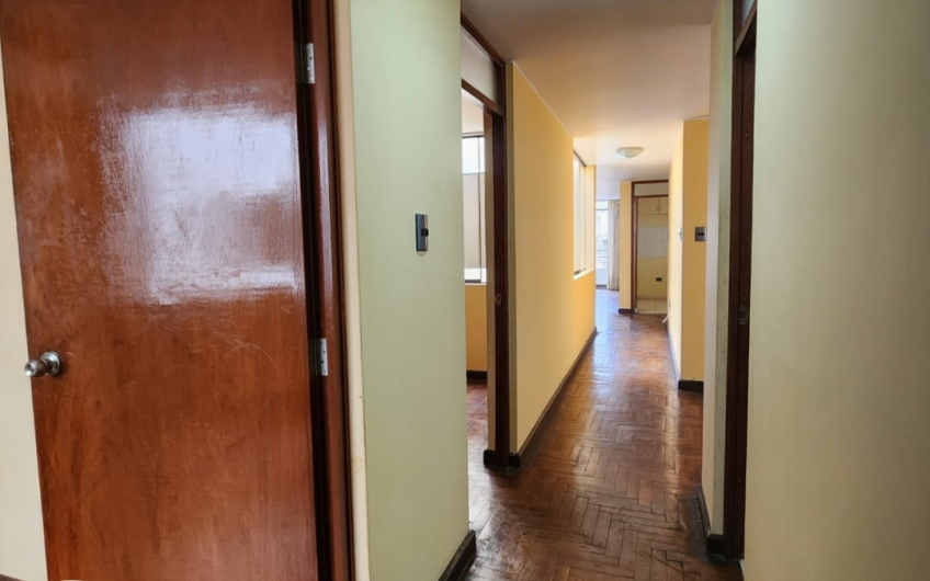 EN VENTA BONITO Y SUPER AMPLIO DEPARTAMENTO EN RESIDENCIAL PRIVADA EN CAYMA