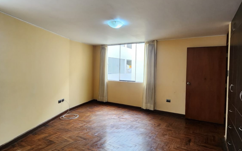 EN VENTA BONITO Y SUPER AMPLIO DEPARTAMENTO EN RESIDENCIAL PRIVADA EN CAYMA
